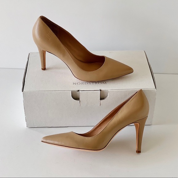 Nordstrom Shoes - ✨New NORDSTROM SIGNATURE Delia Leather Pumps Nude